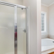 840-east -ivy-valley-master-bath2